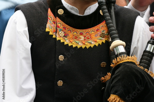 Canvas-taulu gilet de costume traditionnel breton et cornemuse