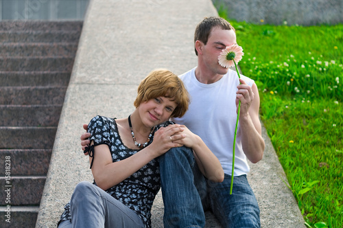 Εκτύπωση καμβά Couple on granite stairs