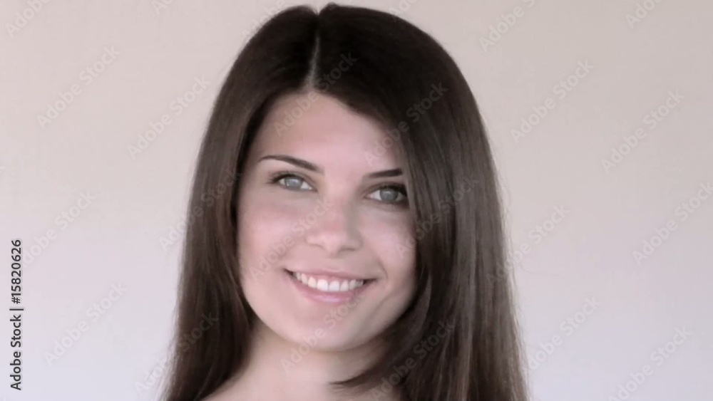 Ritratto di bella ragazza sorridente Ritratto di bella ragazza sorridente