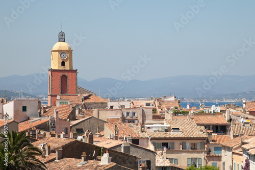 cityscape of Saint-Tropez © trouvail