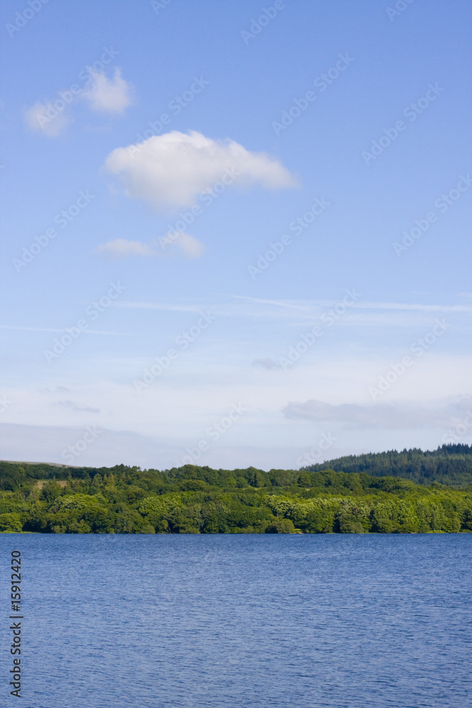 way around a lake in brittany