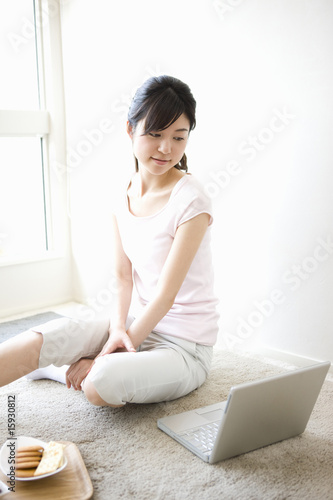 Free Download 女性ポートレート - GFXLoad