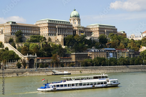 Castello di Budapest sul Danubio - Ungheria photo