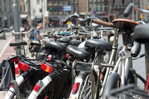 Obraz na płótnie Bicycles in downtown Amsterdam w salonie