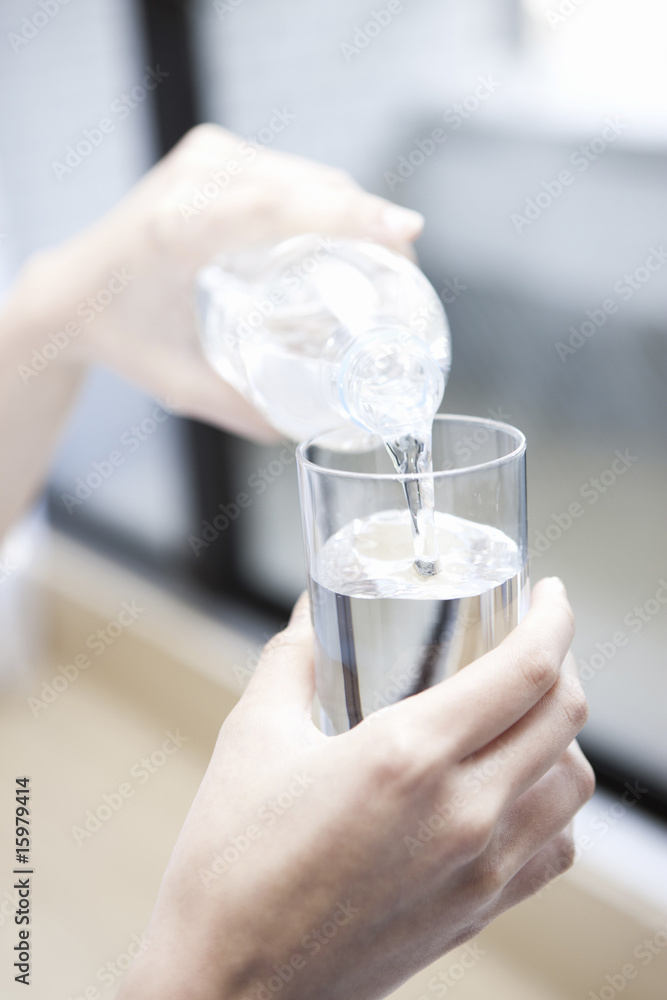 水 水
