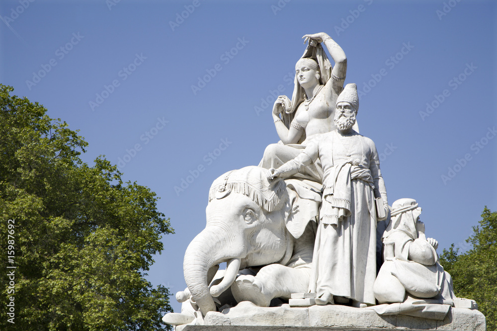 London - Albert memorial - Asia sculpture