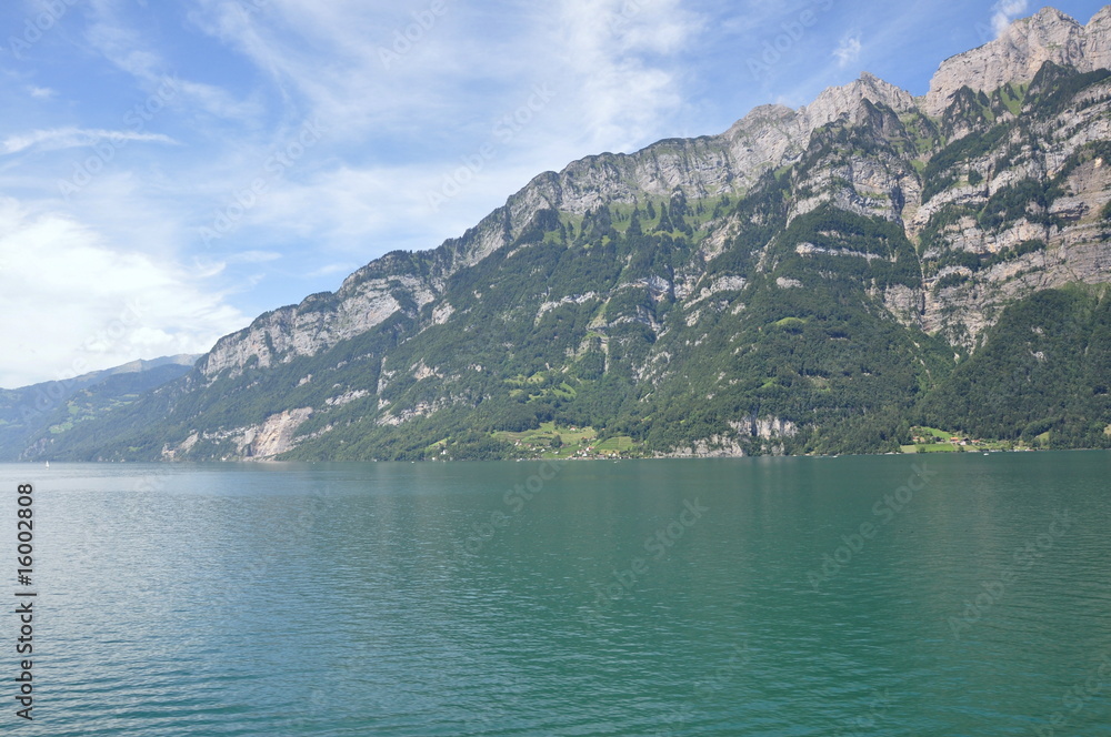 lac....au pied des alpes