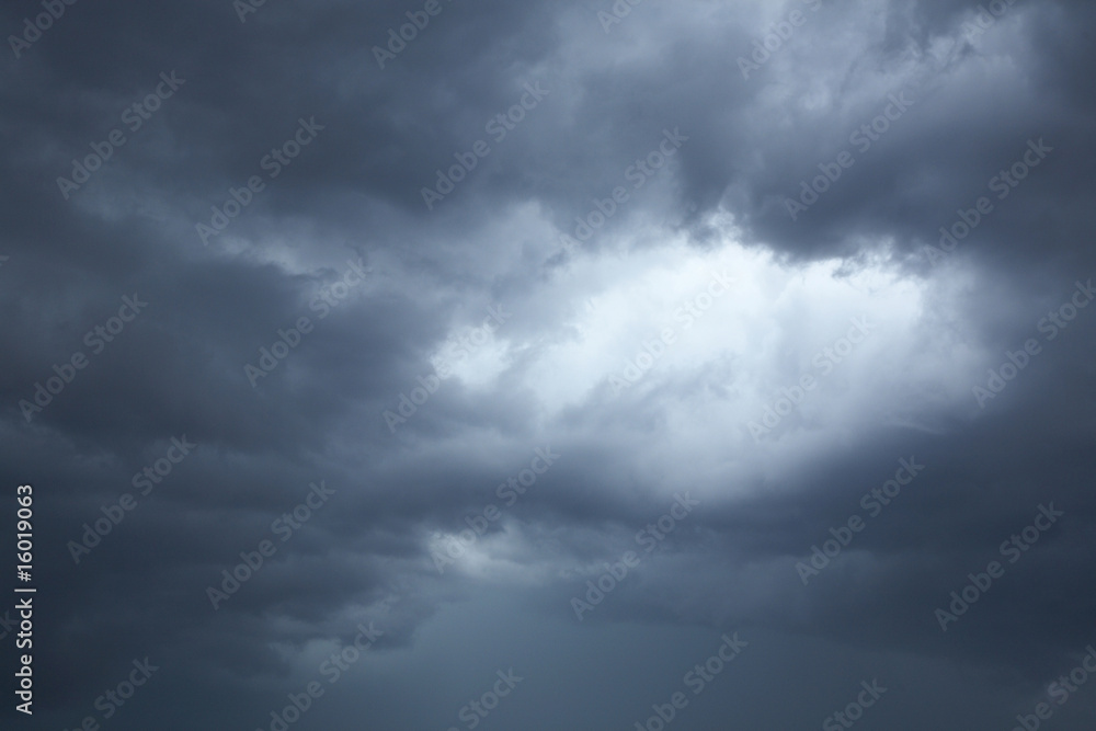 Obraz premium 雨雲