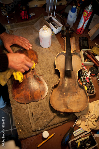 luthier violon artisan bois fabrication instrument musique savoi photo