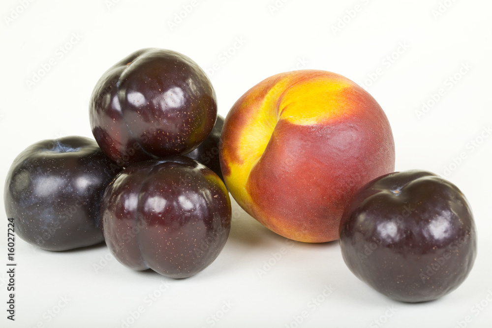 Fototapeta premium Plums and Peach