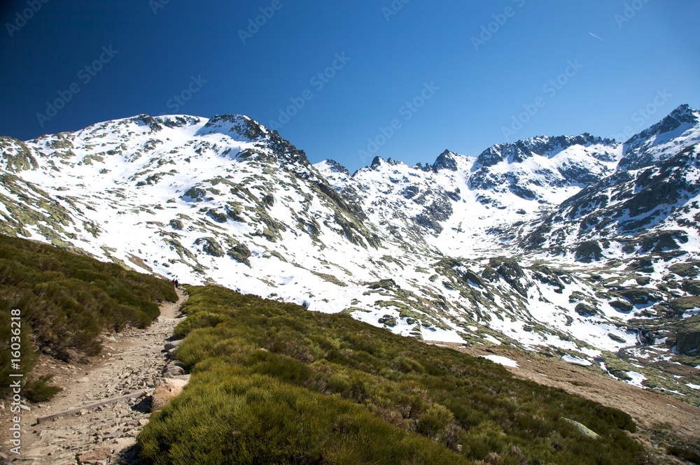 path to gredos valley