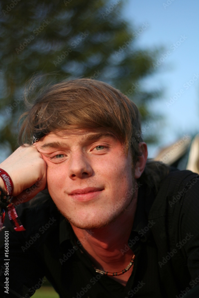 Teenager im Stadtpark Teenager im Stadtpark