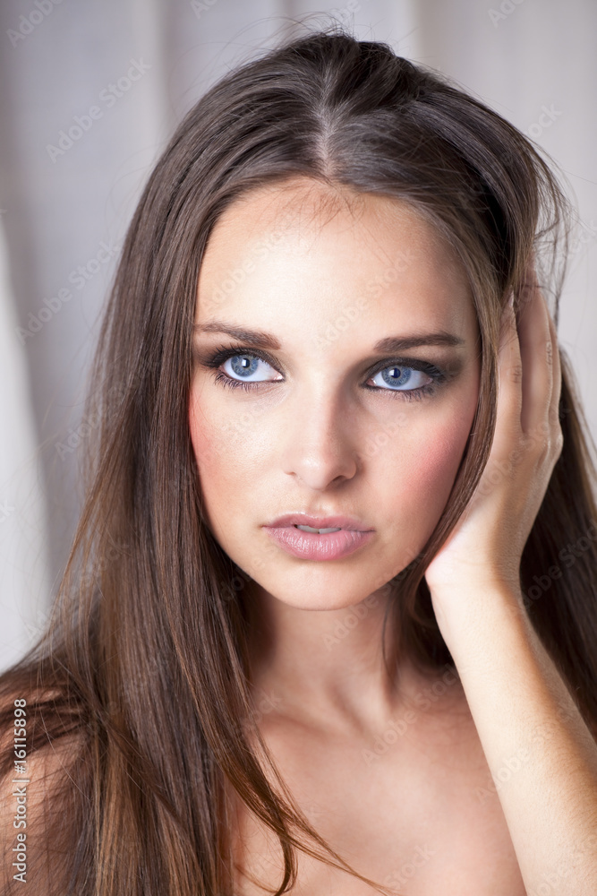 Beautiful Young Woman Looking Confused Beautiful Young Woman Looking Confused