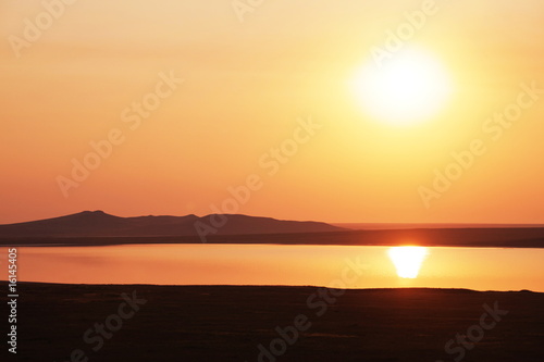Lake on the sunset © Galyna Andrushko