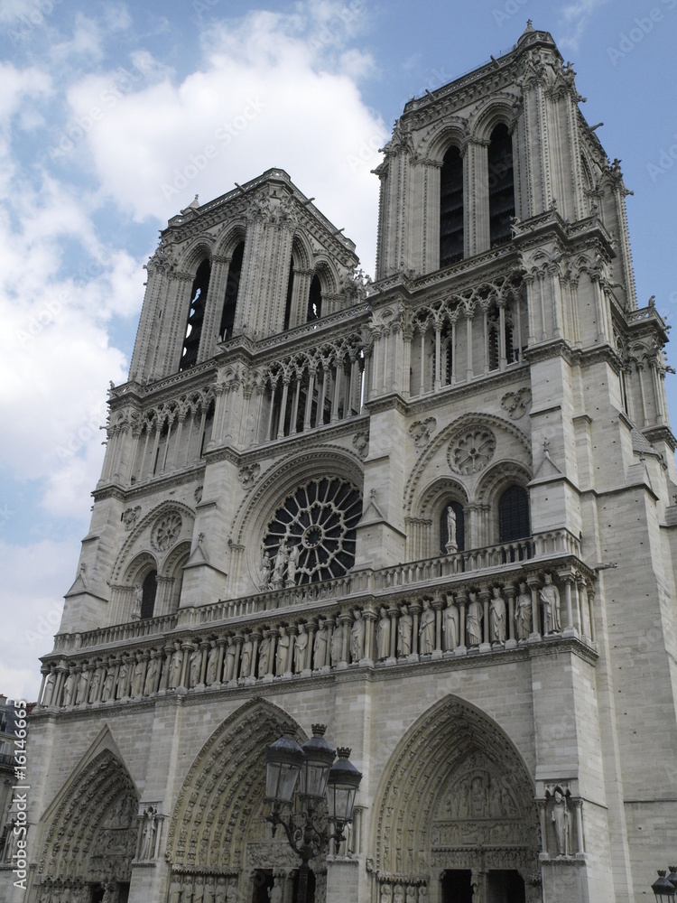 Portada de Notre Dame de Paris