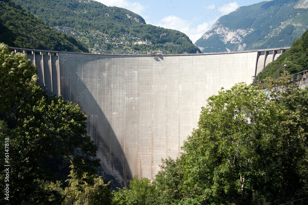 Val Verzasca Dam
