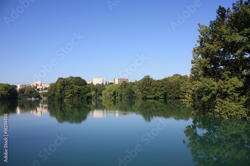 Lac calme,parc de la Tête d'Or,Lyon © JK