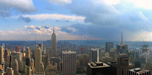 Thunderstorm approaching Manhattan, New York © Circumnavigation
