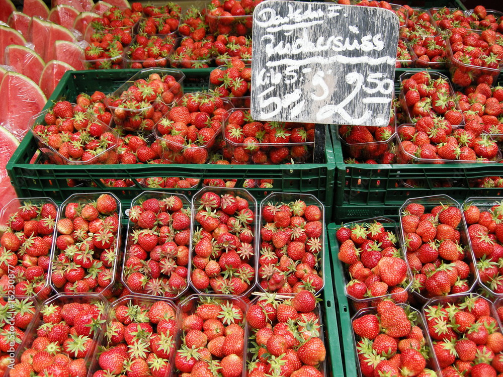 Erdbeeren und Melonen