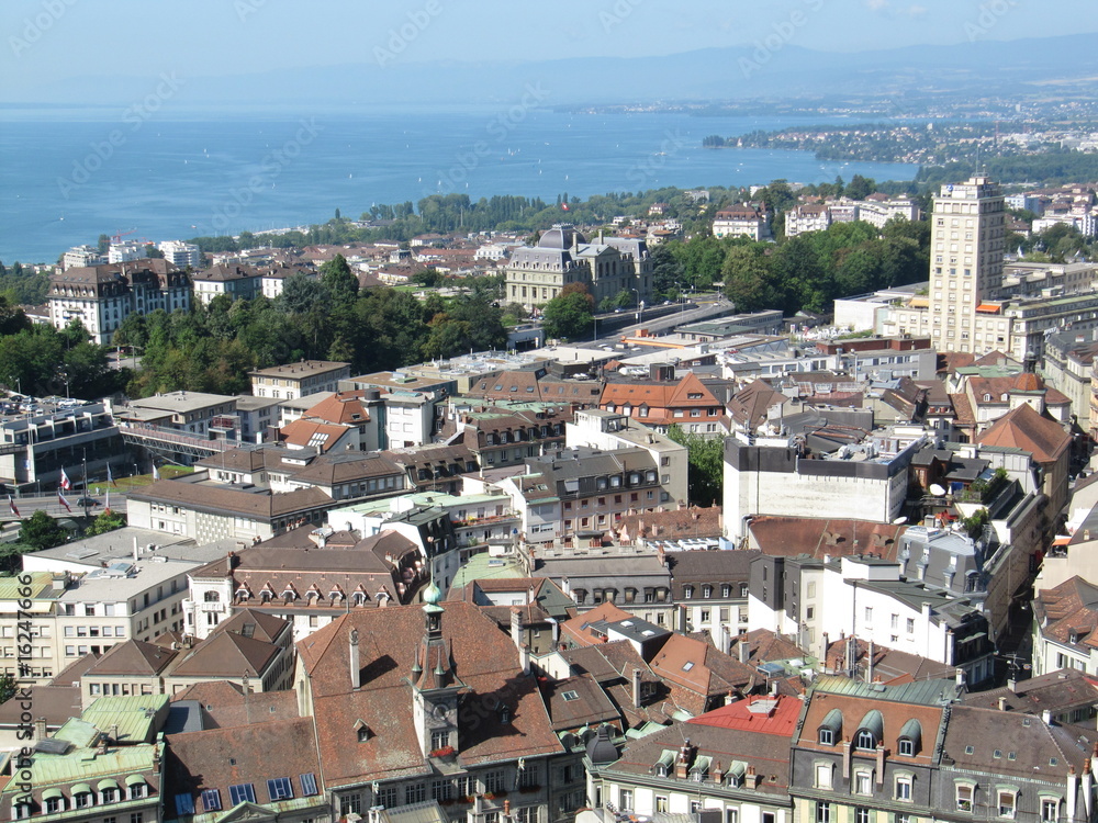 Vue aérienne de Lausanne depuis la Cathédrale 03
