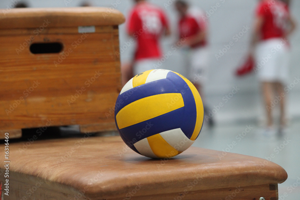 volleyball in einer sporthalle