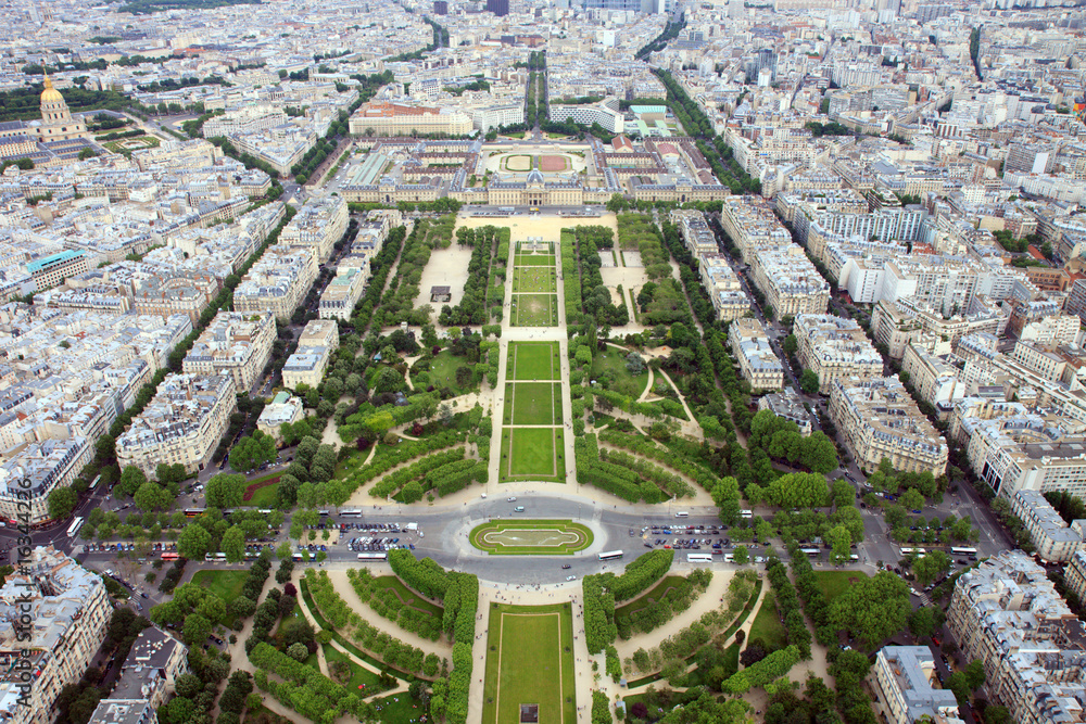 Fototapeta premium Champ de Mars, Paris, France