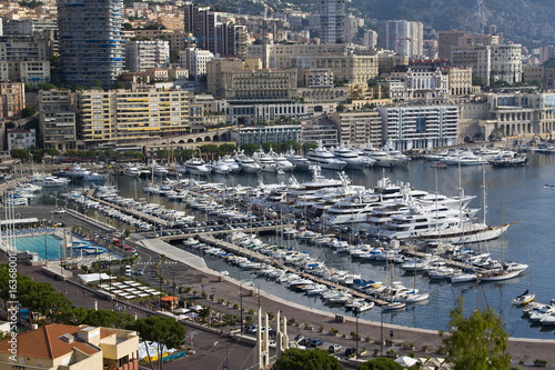 Yachten im Hafen Port Hercule von Monaco