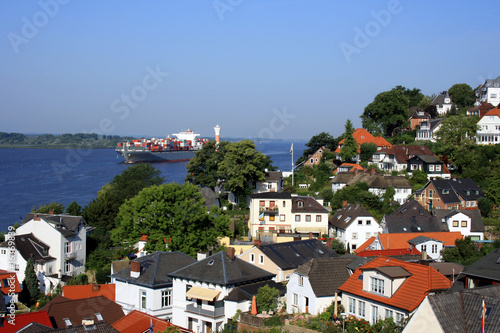Blankeneser Treppenviertel und Elbe in Hamburg