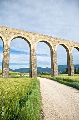 Canvas Print track to the aqueduct