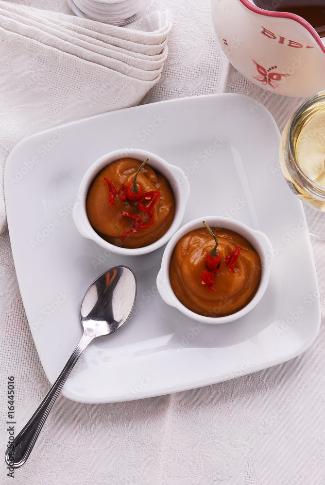 Salsa all aglio selvatico - Cucina alle erbe e fiori Salsa all aglio selvatico - Cucina alle erbe e fiori