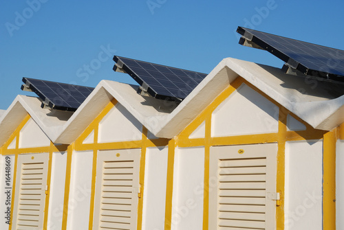 cabine con pannelli fotovoltaici photo
