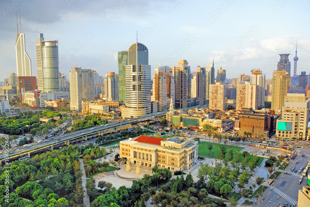 Naklejka premium China Shanghai Opera House and city skyline
