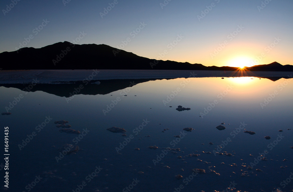 Fototapeta premium Sunset on saltlake.