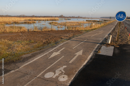 Les pistes cyclables autour de la Baie de Somme. photo