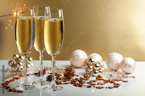 glasses of champagne