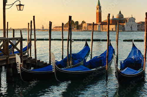 Gondolas and church in Venice © Mauro Taraborelli