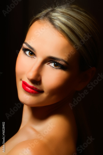 beautiful young woman  portrait closeup