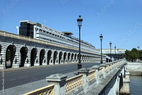 Obraz na płótnie Pont de Bercy - Paris w salonie