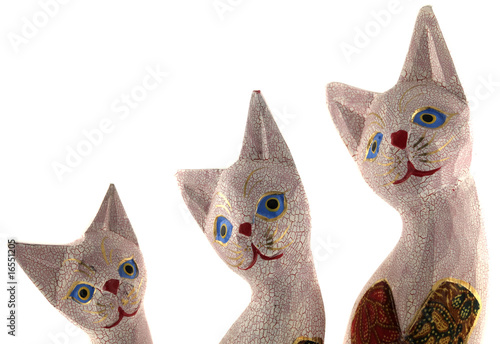3 statuettes de chats photo