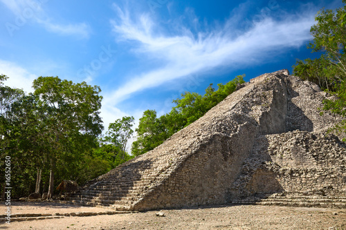 Obraz na płótnie Mayan Nohoch Mul pyramid in Coba, Mexico w salonie
