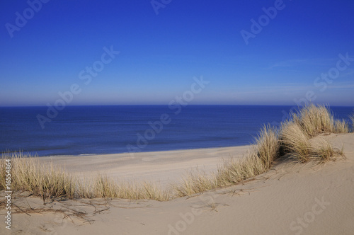 einsamer Strand blauer himmel Nordsee ostsee