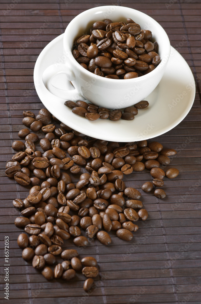 Fototapeta premium Coffee beans and cup