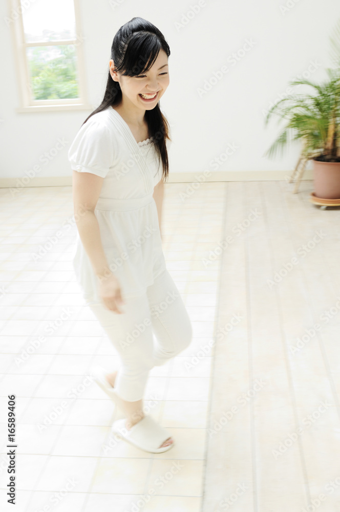笑顔の女性 笑顔の女性