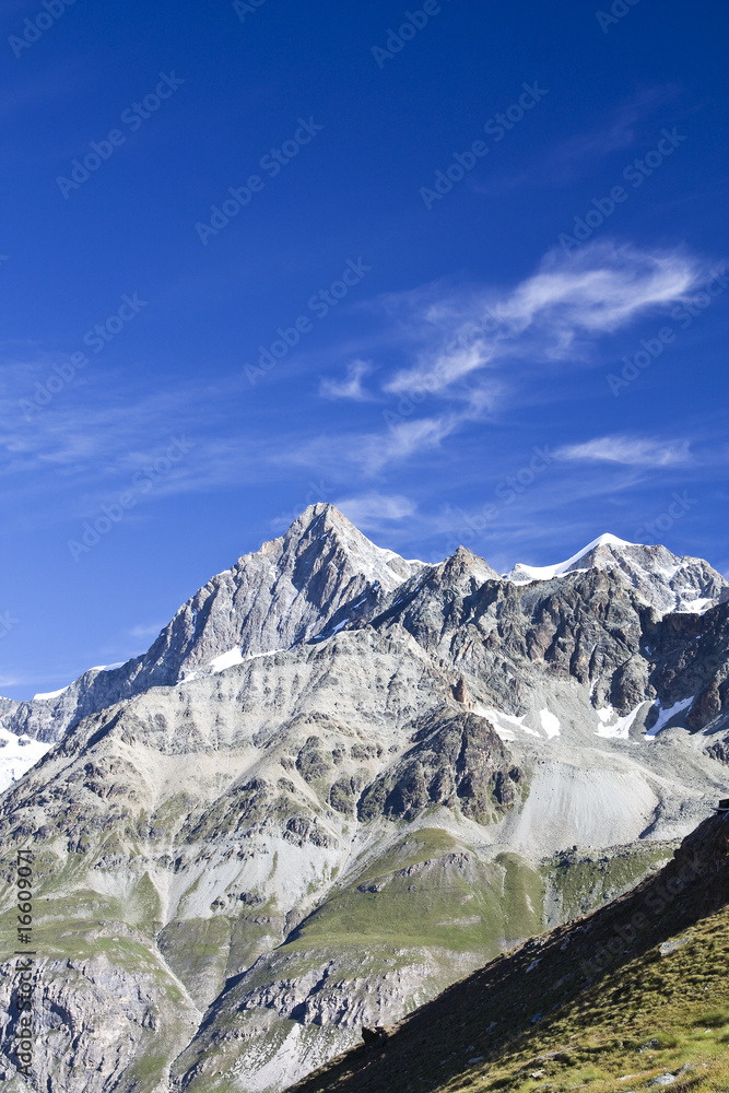 Obraz premium Berge in den Walliser Alpen in der Schweiz