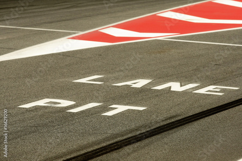 Pit Lane de circuito de velocidad © Maxisport