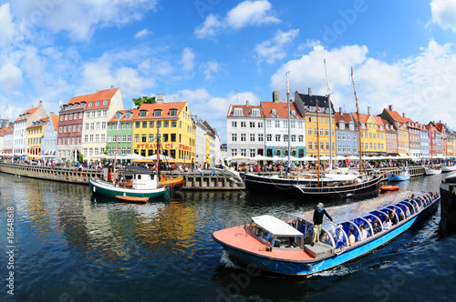 Nyhavn tourist boat © dzain