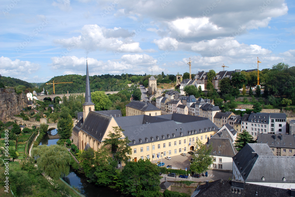 Vue sur l'abbaye de Neumünster au Luxembourg