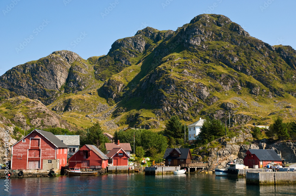 Kleine Hafenstadt in Norwegen