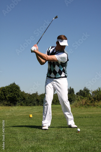 GOLF - Golfspieler beim Abschlag