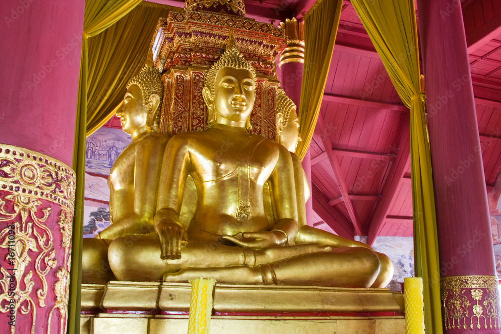 Fototapeta premium Buddha image in a temple at Thailand